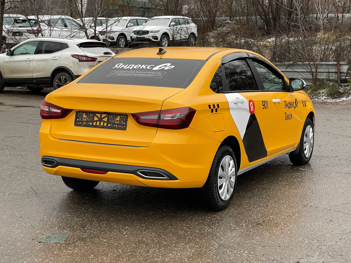 ВАЗ (Lada) Vesta 1.6 MT (106 л.с.)