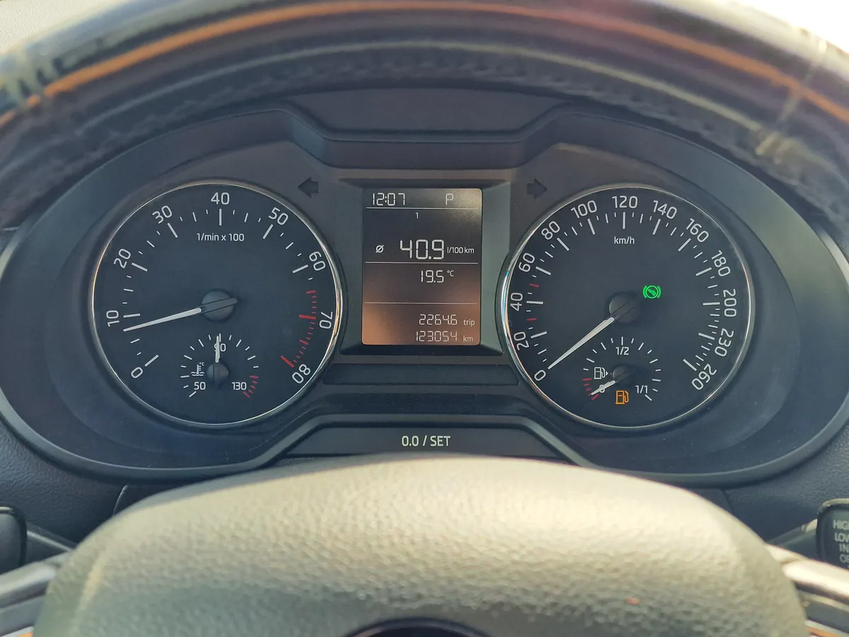 Skoda Octavia 1.6 AT (110 л.с.)