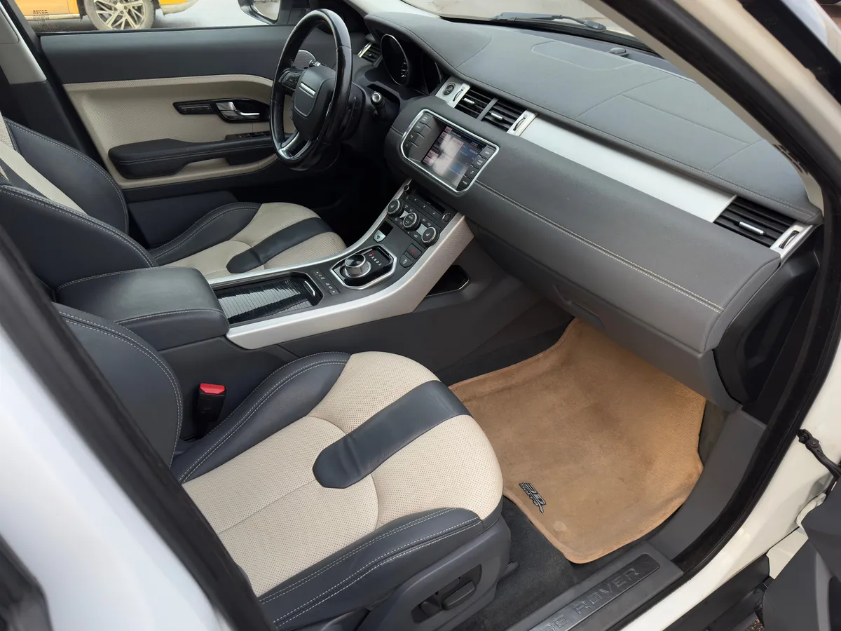 Land Rover Range Rover Evoque 2.2 TD4 AT (150 л.с.)