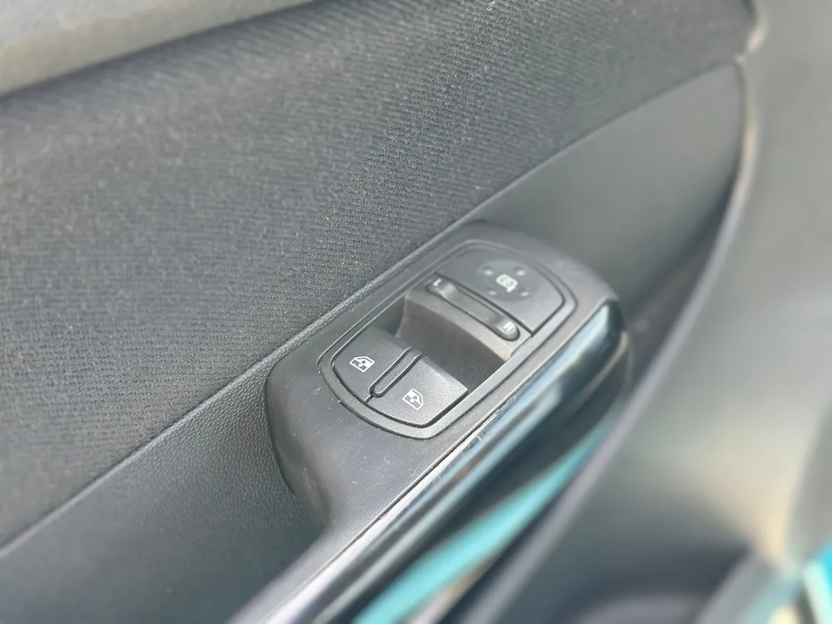 Opel Corsa 1.4 AT (100 л.с.)