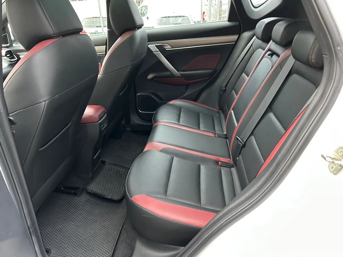 Geely Coolray 1.5 (150 л.с.) бензин, робот, передний привод