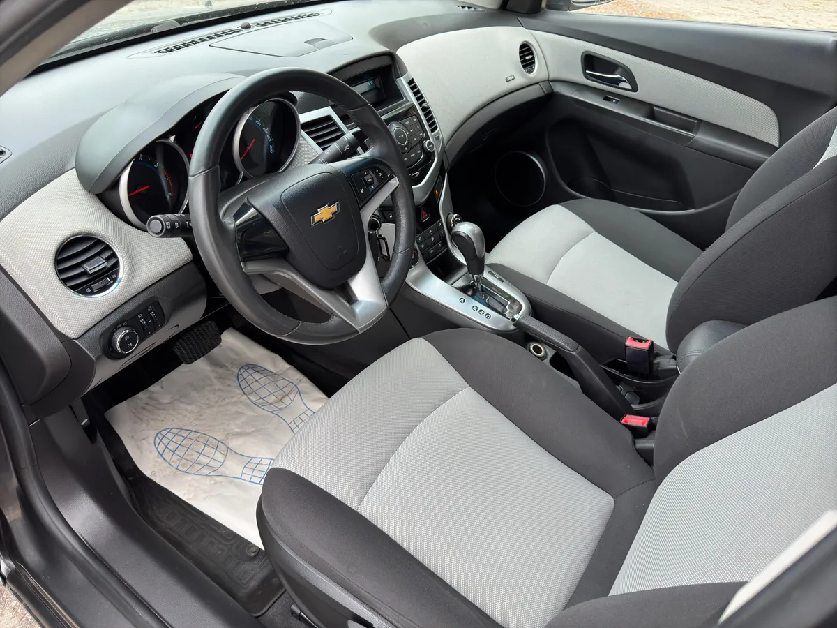 Chevrolet Cruze 1.8 AT (141 л.с.)
