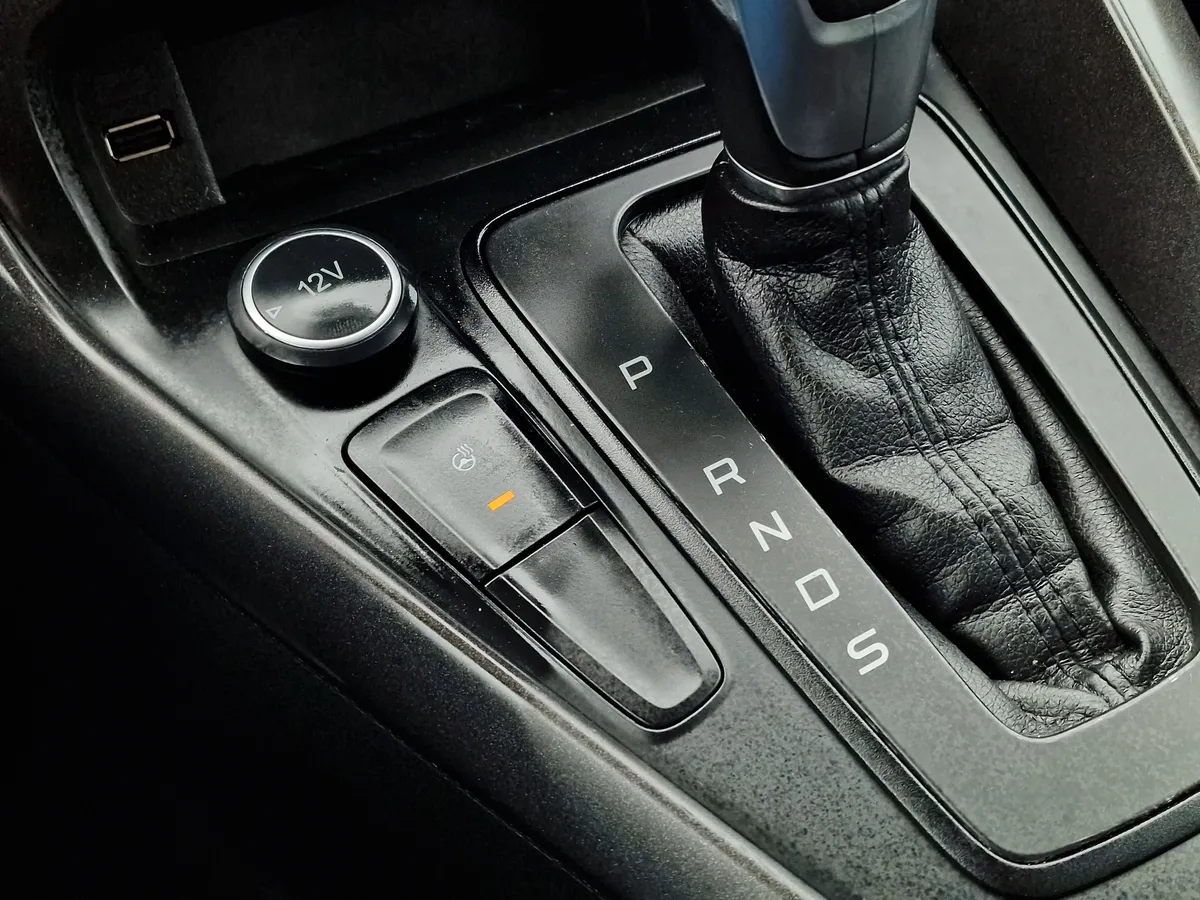 Ford Focus 1.6 Ti-VCT PowerShift (105 л.с.)