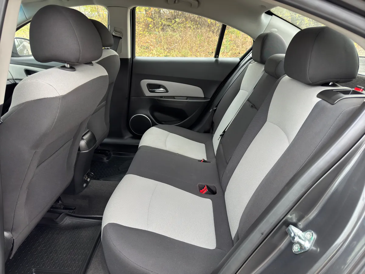 Chevrolet Cruze 1.8 AT (141 л.с.)