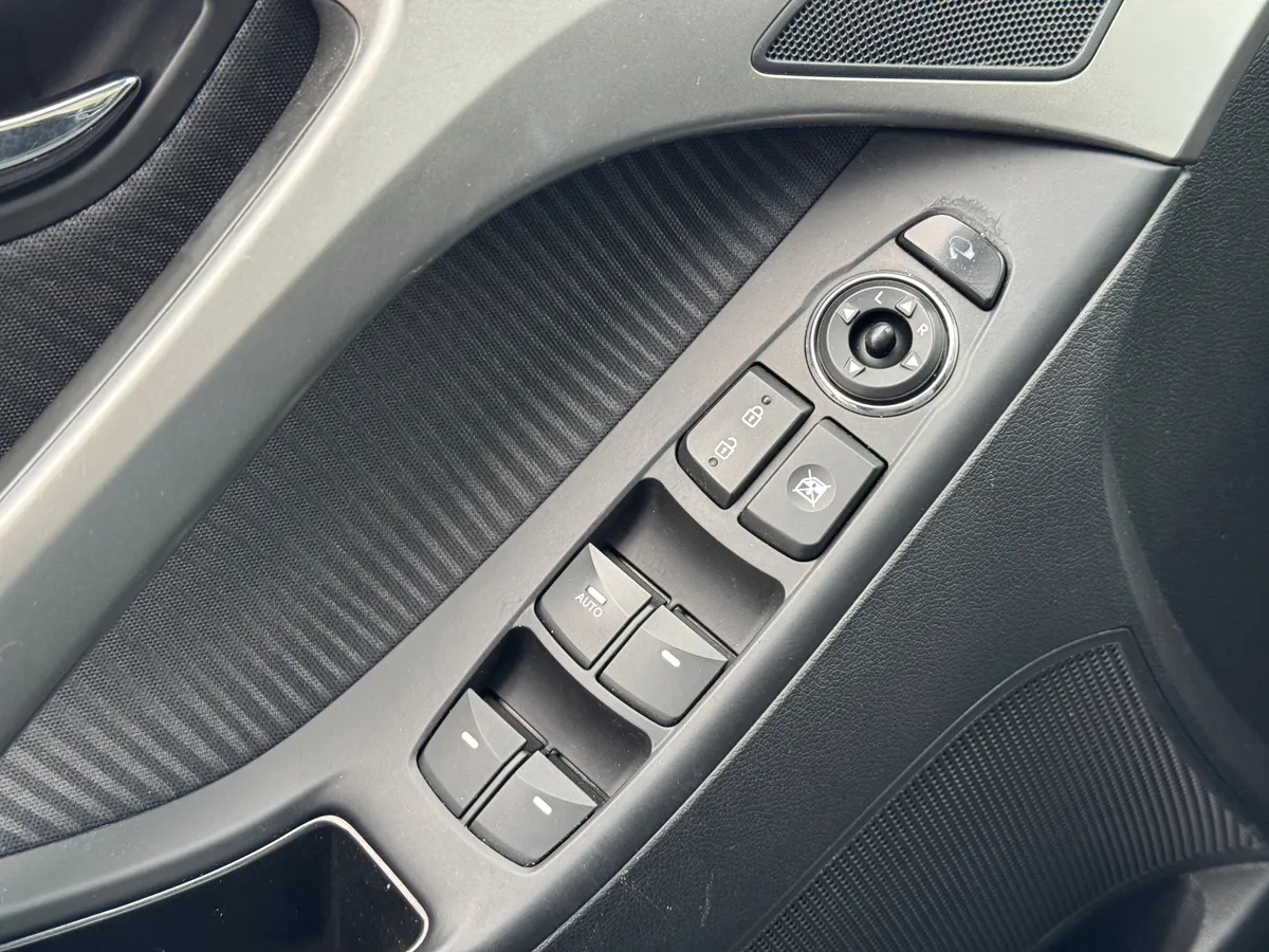 Hyundai Elantra 1.6 AT (132 л.с.)