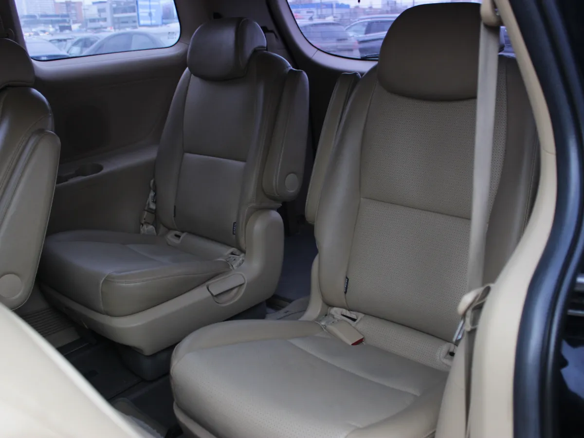 Kia Carnival 2.2 AT (202 л.с.)