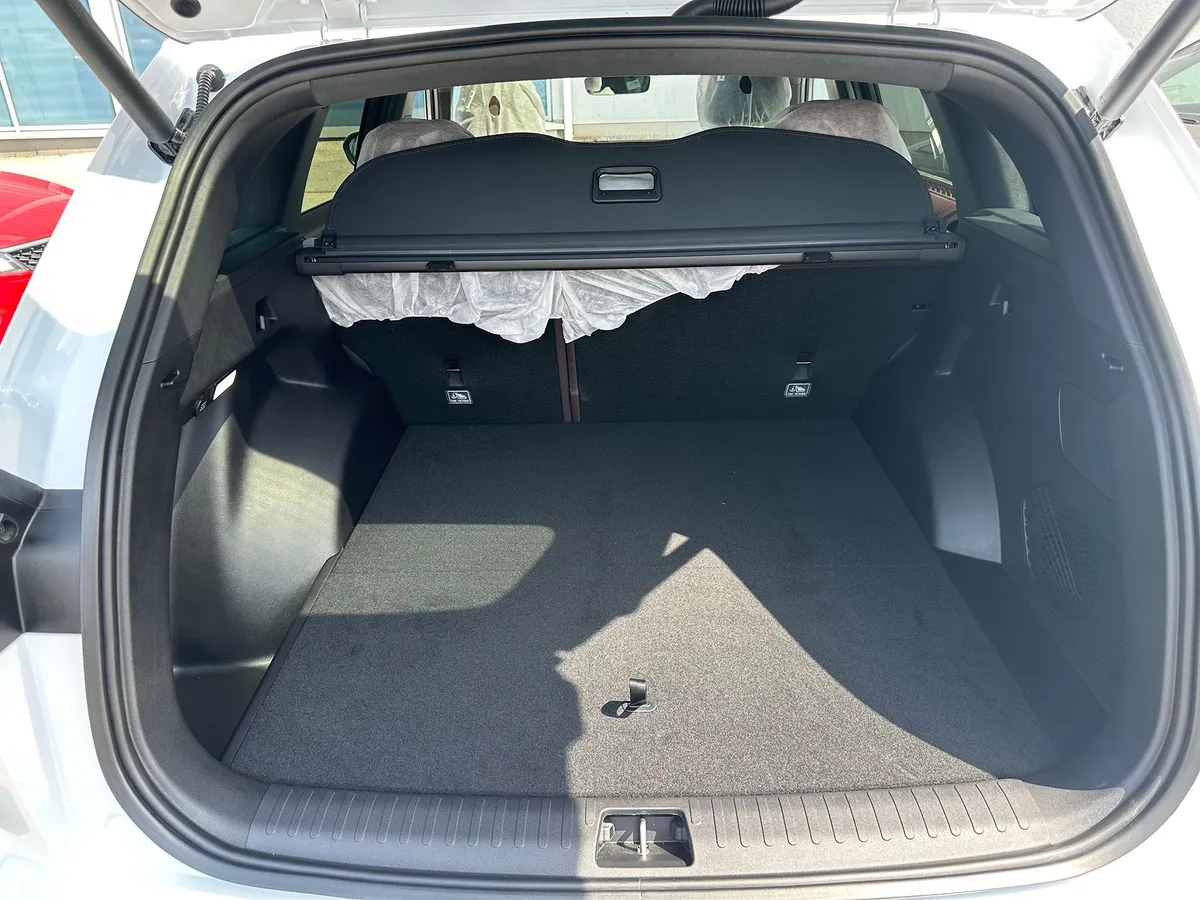 Geely Monjaro 2.0 AT 4WD (238 л.с.)