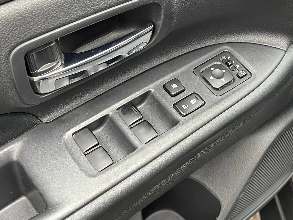 Mitsubishi Outlander 2.0 CVT 4WD (146 л.с.)