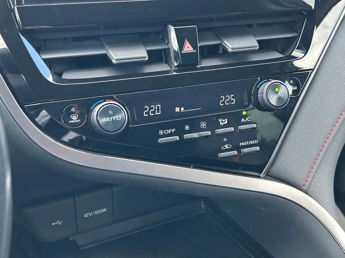 Toyota Camry 2.5 AT (200 л.с.)