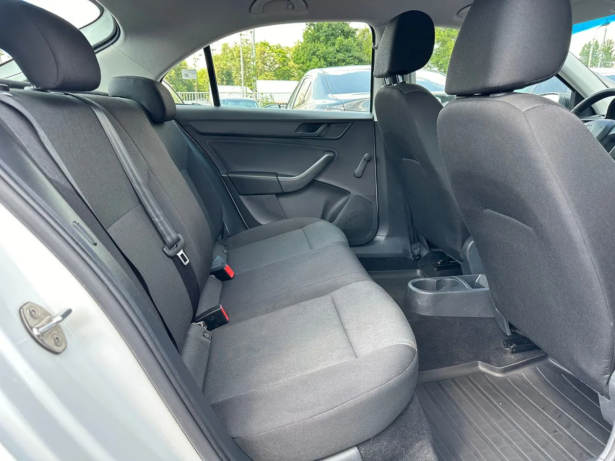 Skoda Rapid 1.6 AT (110 л.с.)