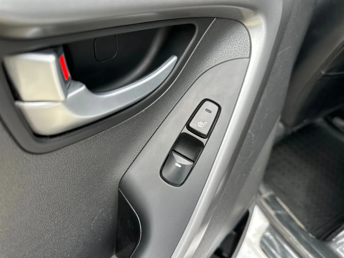 Hyundai Elantra 1.6 AT (132 л.с.)