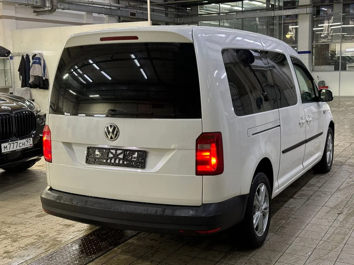 Volkswagen Caddy 1.6 MPI MT (110 л.с.)