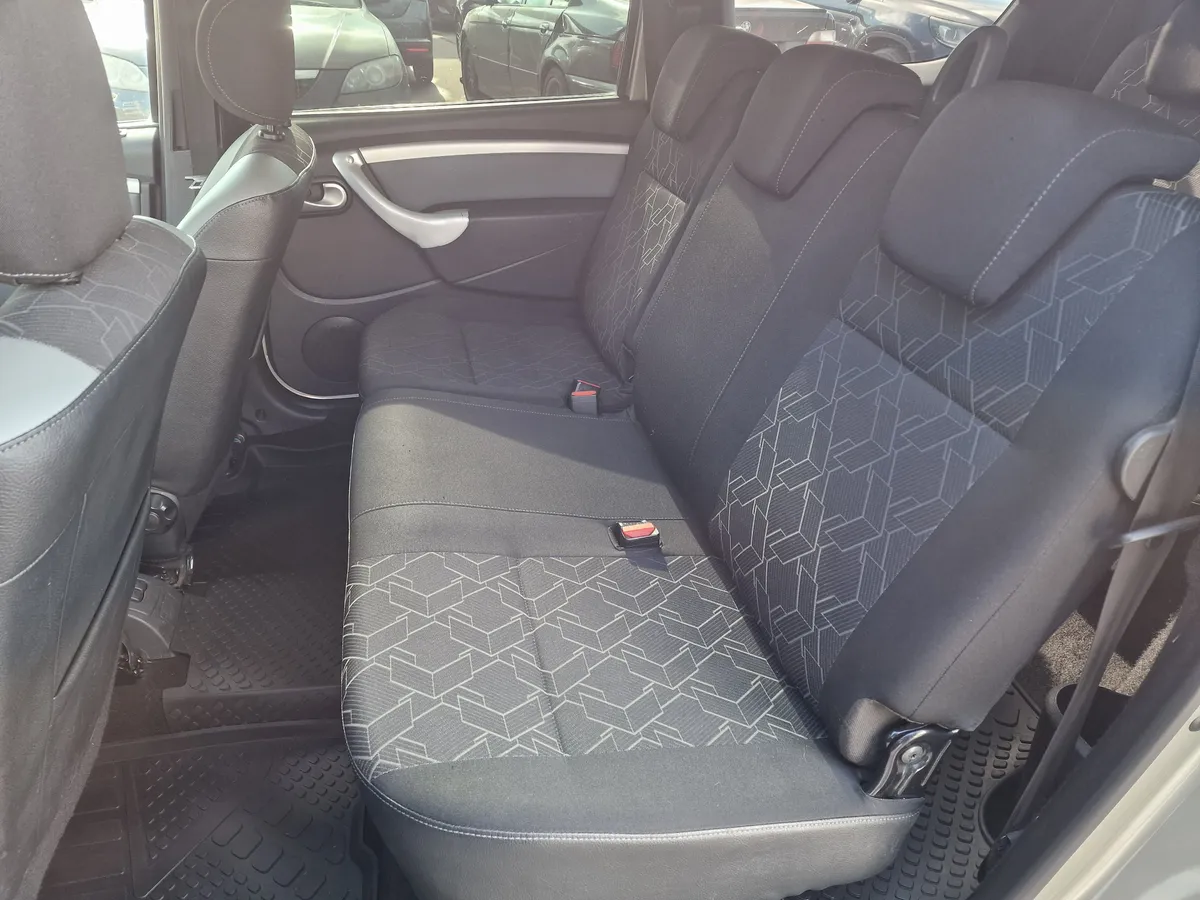 ВАЗ (Lada) Largus 1.6 MT 16 кл (7 мест) (106 л.с.)