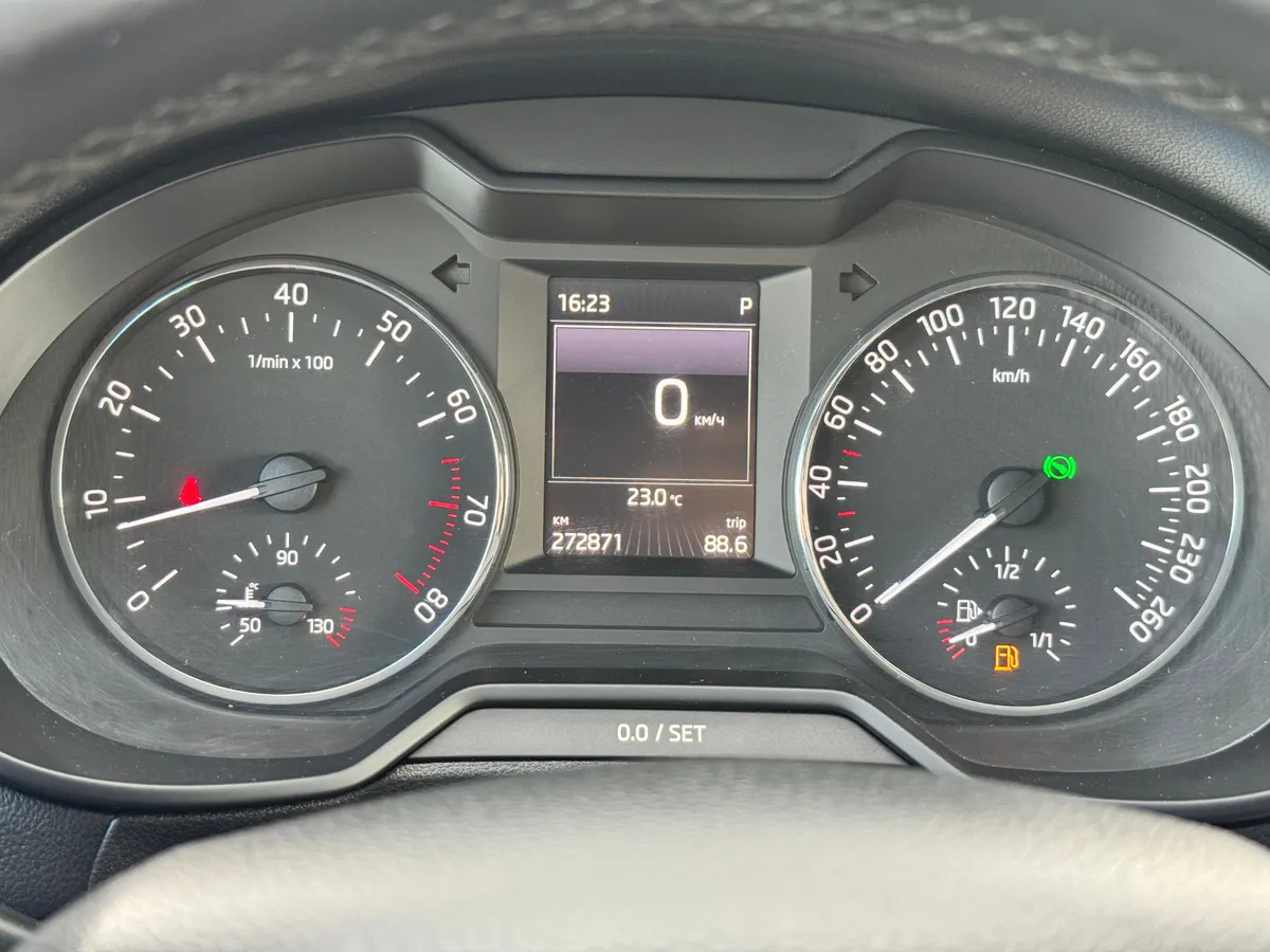 Skoda Octavia 1.6 AT (110 л.с.)