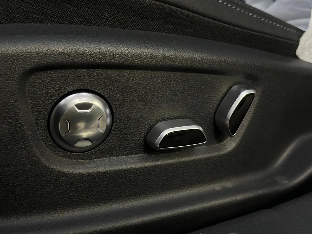 Hongqi H5 2.0 AT (218 л.с.)