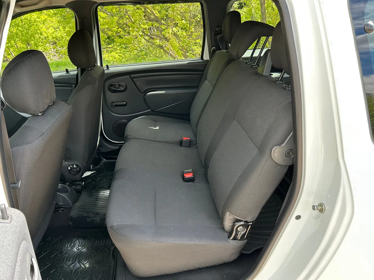 ВАЗ (Lada) Largus 1.6 MT 16 кл (7 мест) (106 л.с.)