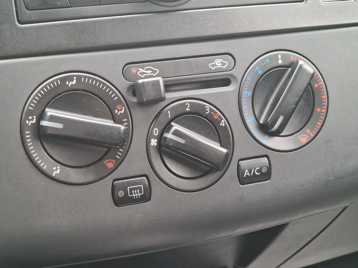 Nissan Tiida 1.6 AT (110 л.с.)