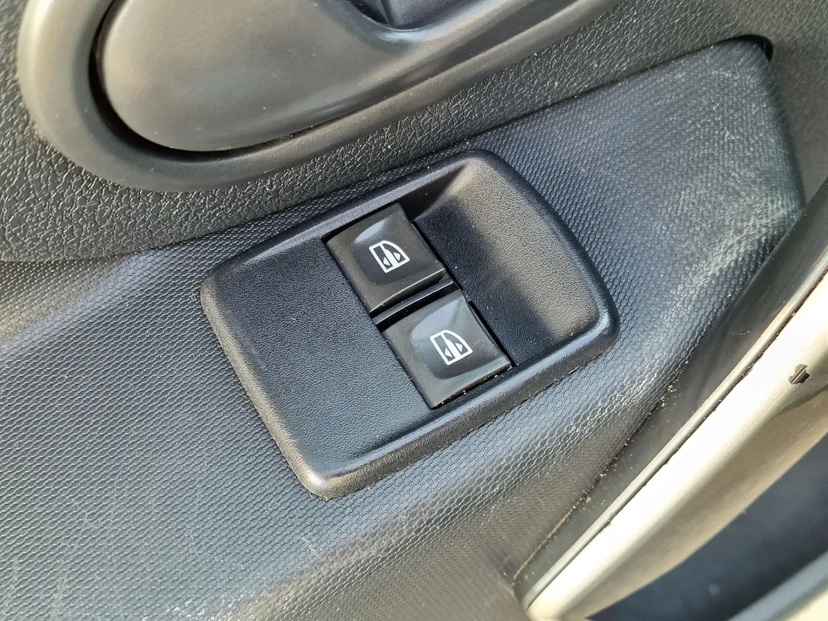 Renault Logan 1.6 MT (102 л.с.)