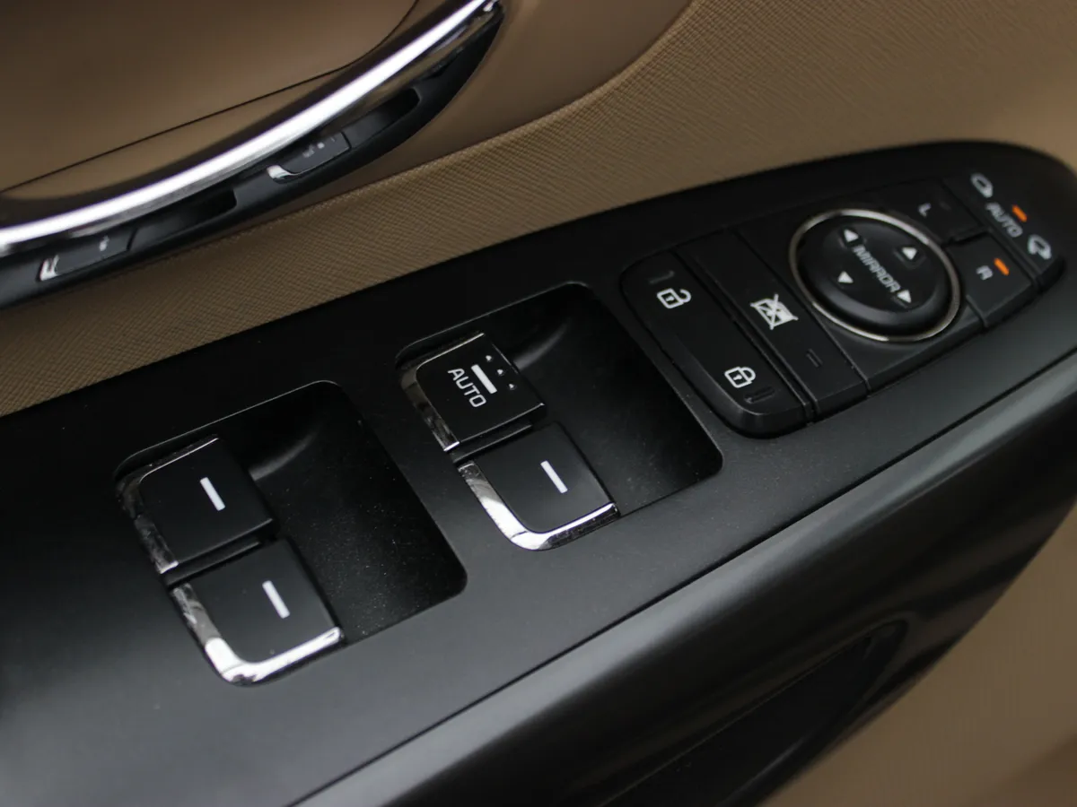 Kia Carnival 2.2 AT (202 л.с.)