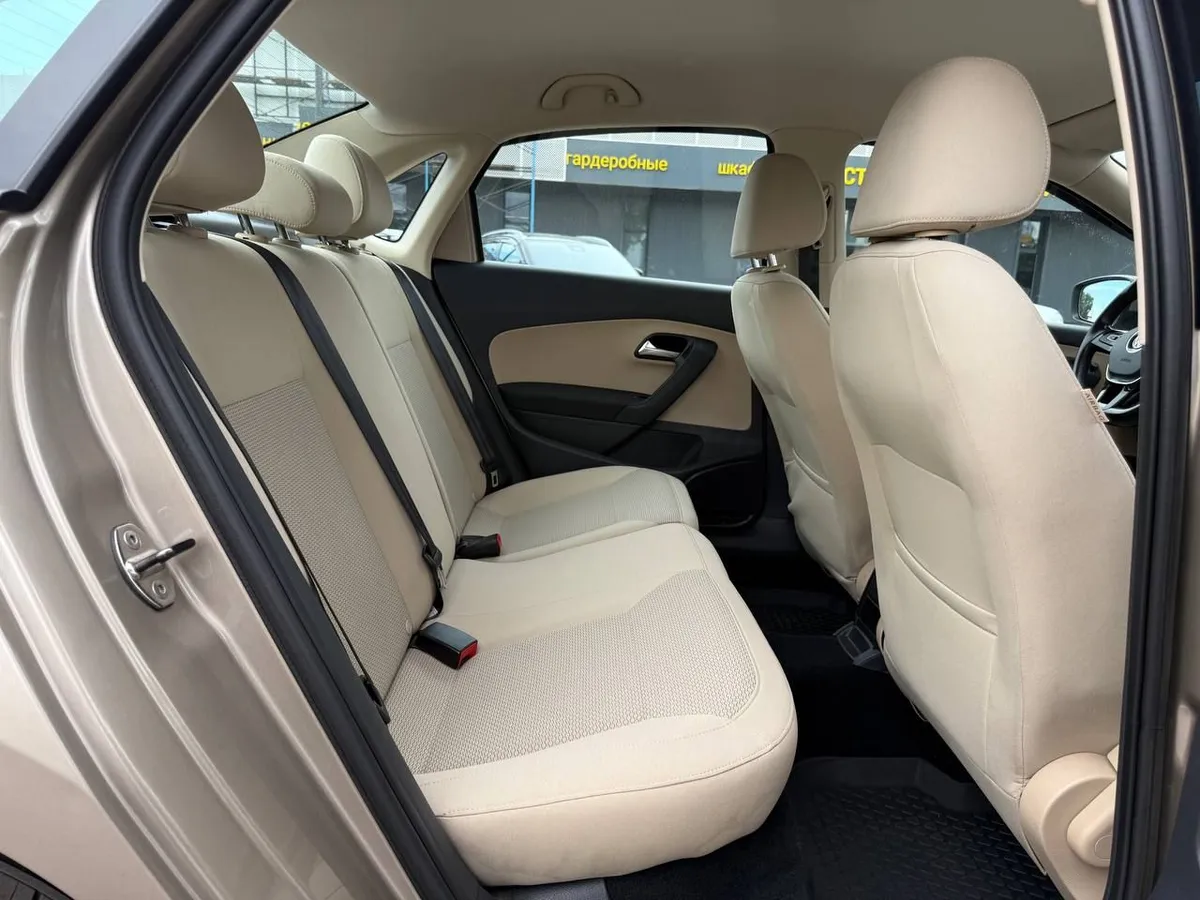 Volkswagen Polo 1.6 MPI AT (110 л.с.)