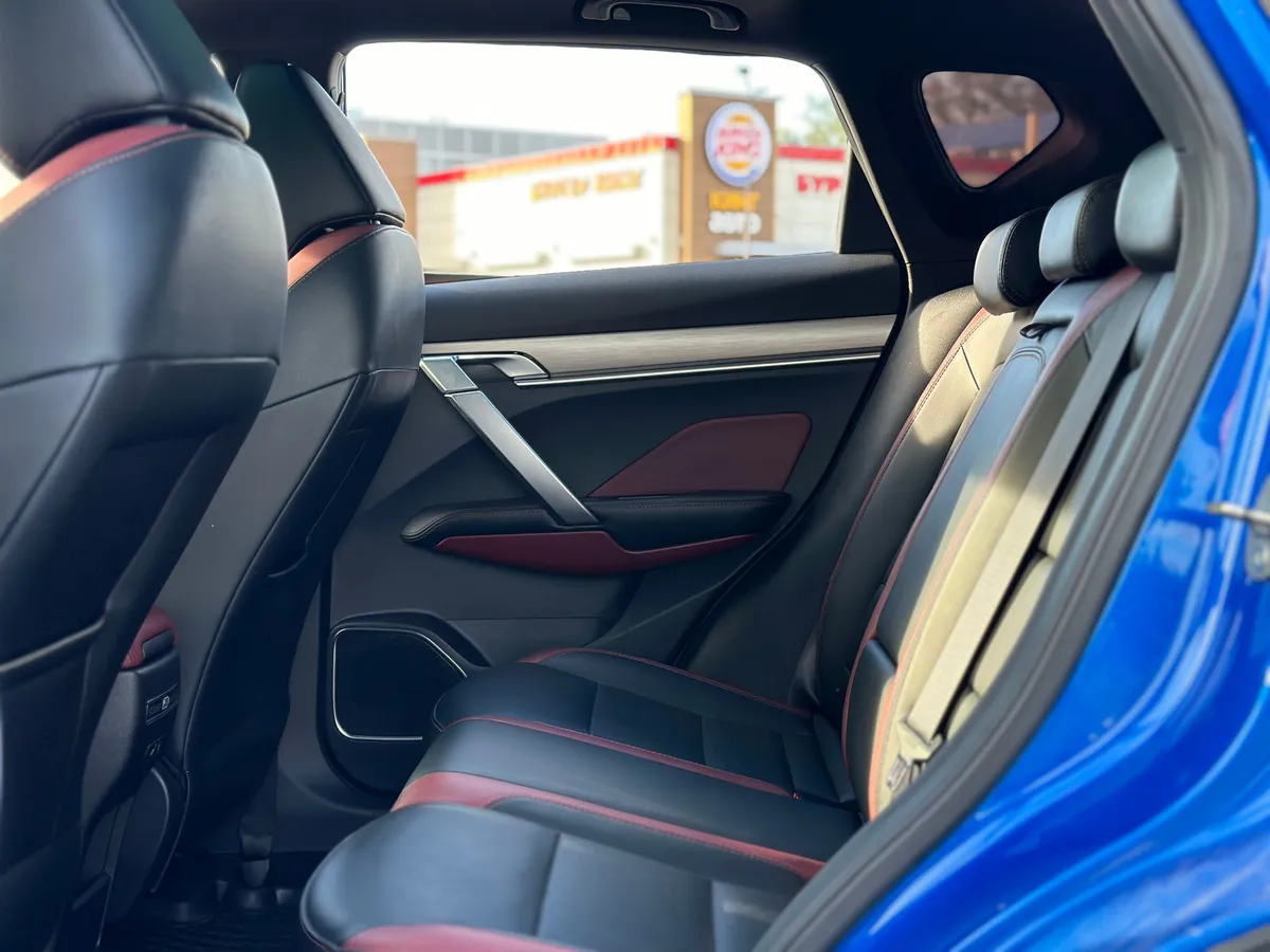 Geely Coolray 1.5 (150 л.с.) бензин, робот, передний привод