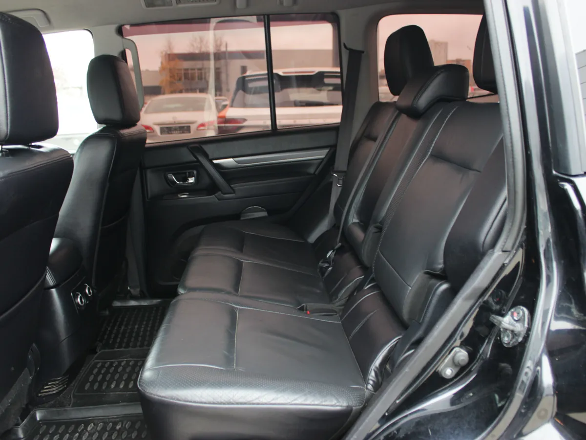 Mitsubishi Pajero 3.0 AT (178 л.с.)