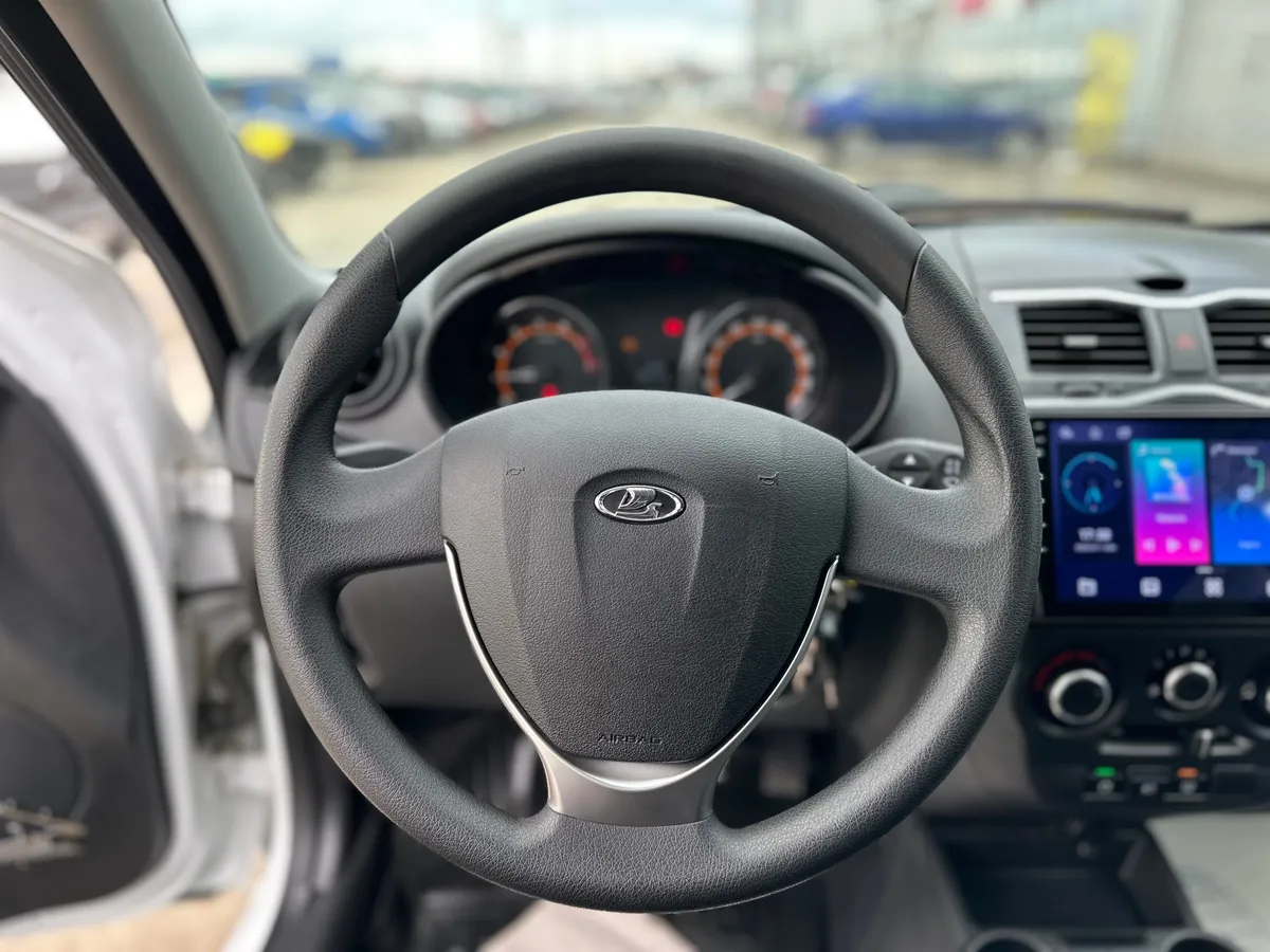 ВАЗ (Lada) Granta 1.6 MT (87 л.с.)