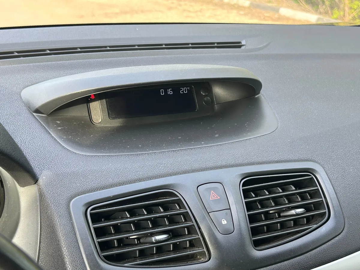 Renault Megane 1.6 MT (106 л.с.)