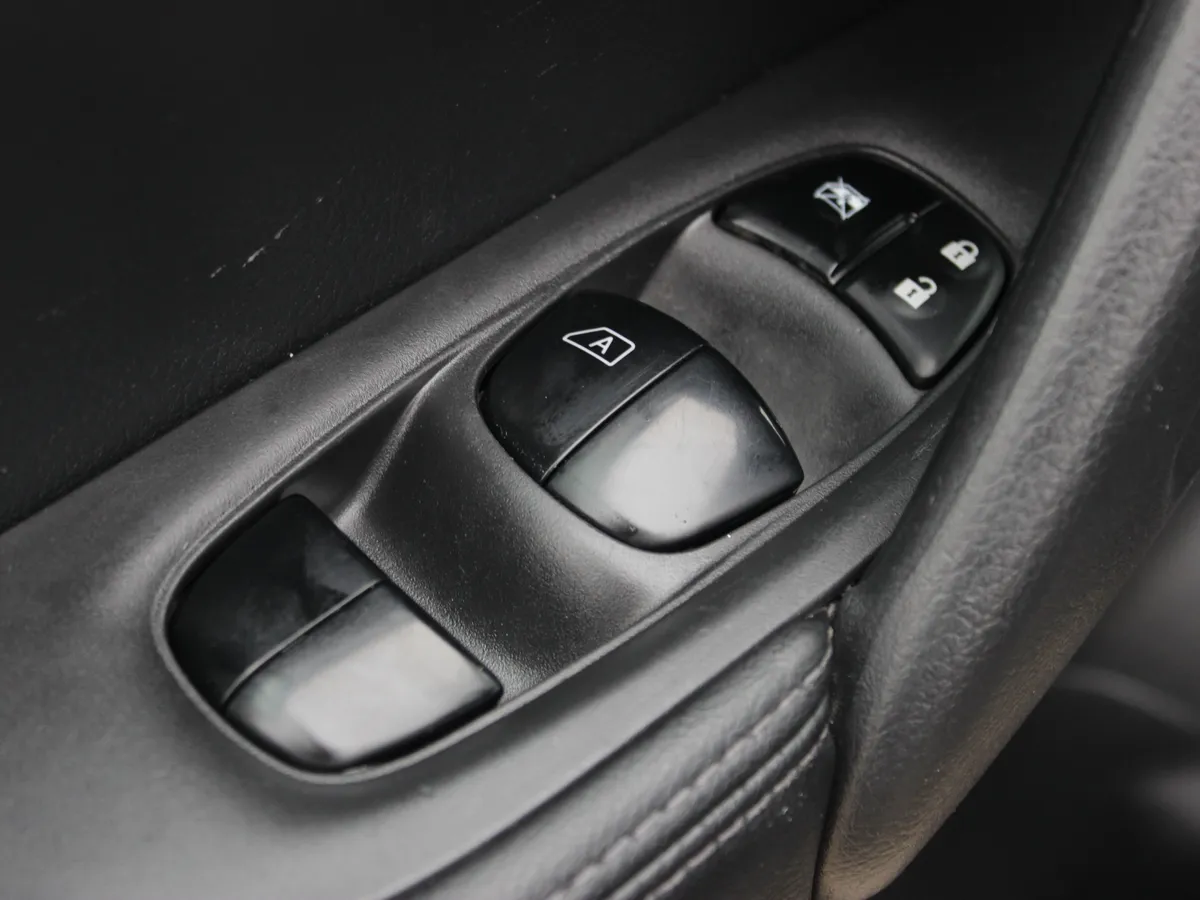 Nissan X-Trail 2.0 CVT AWD (147 л.с.)