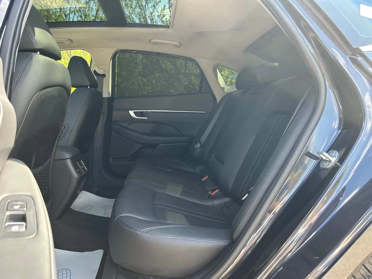 Hyundai Sonata 2.5 (180 л.с.) бензин, АКПП, передний привод