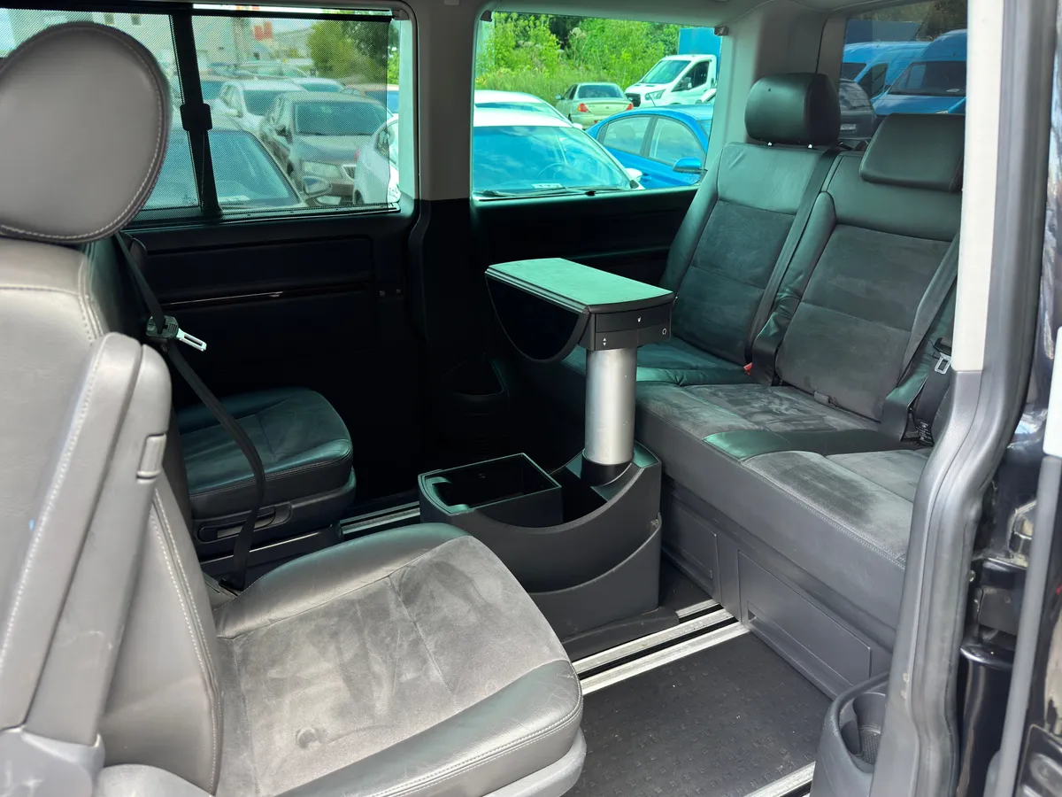 Volkswagen Multivan 2.0 MT (102 л.с.)