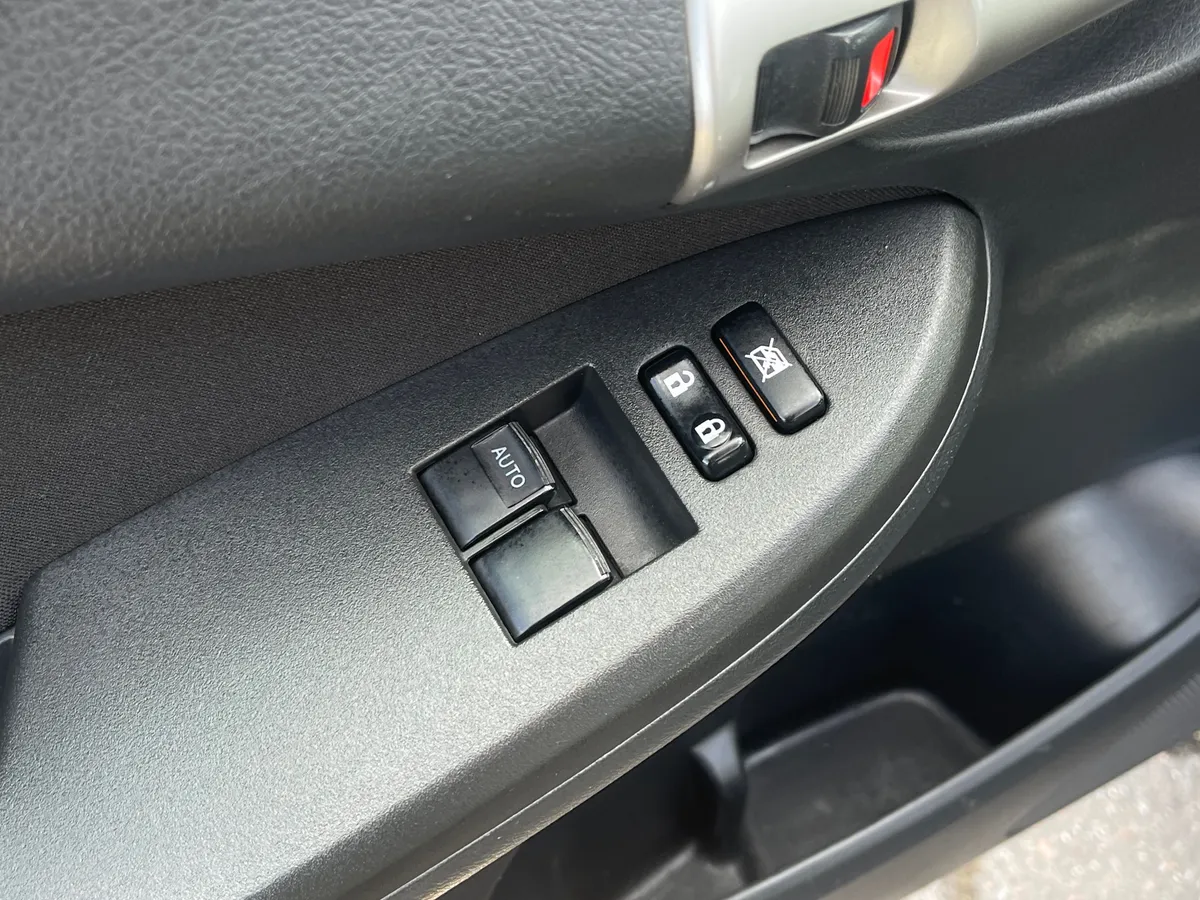 Toyota Corolla 1.6 AT (124 л.с.), 2011 — фото 11