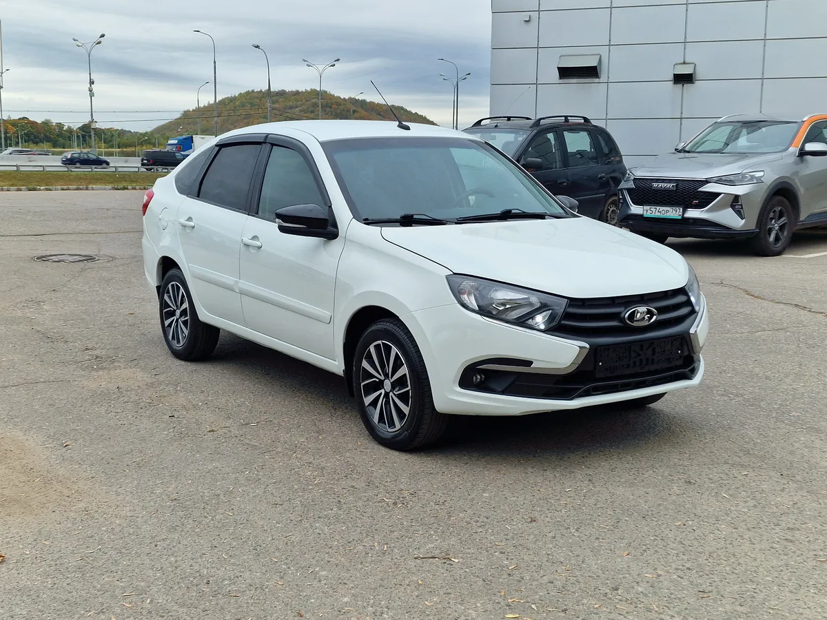 картинка ВАЗ (Lada) Granta 1.6 MT (87 л.с.) от galaxy-auto
