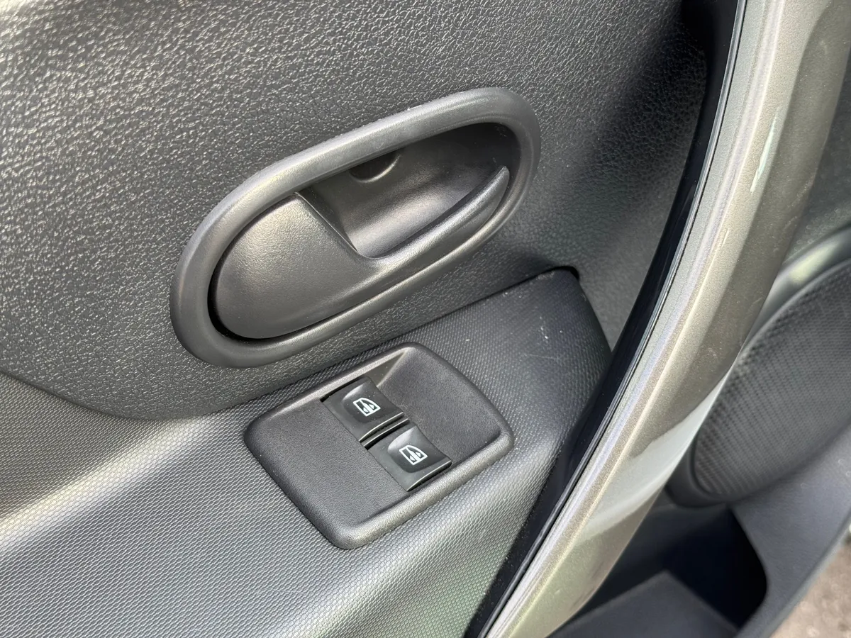 Renault Logan 1.6 AT (102 л.с.)