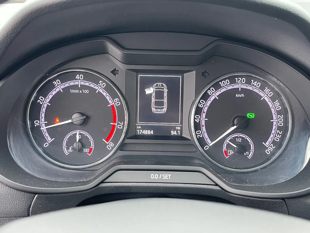 Skoda Octavia 1.6 MPI AT (110 л.с.)