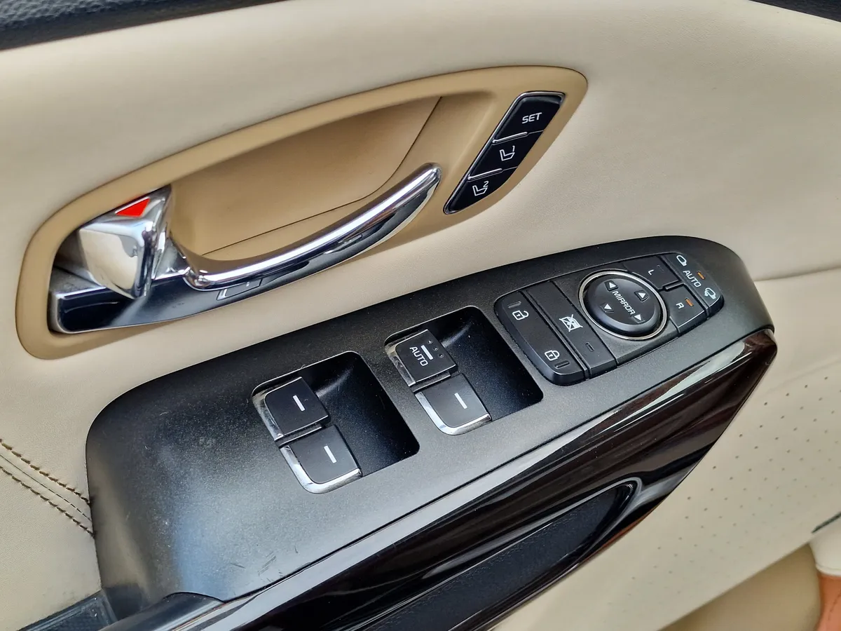 Kia Carnival 2.2 AT (202 л.с.)