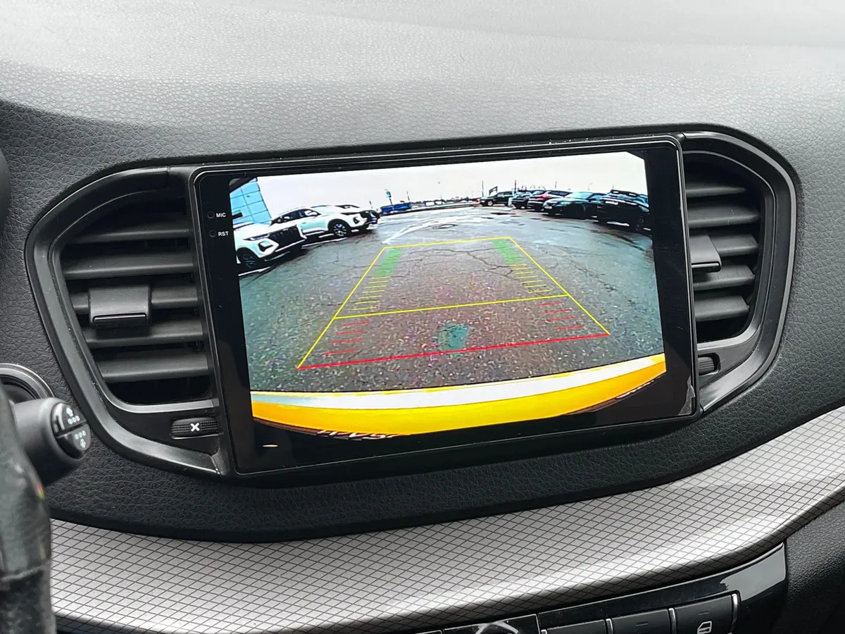 ВАЗ (Lada) Vesta 1.6 MT (106 л.с.)