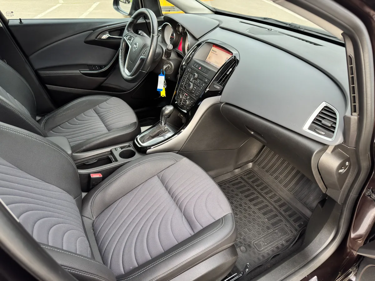 Opel Astra 1.4 Turbo AT (140 л.с.)