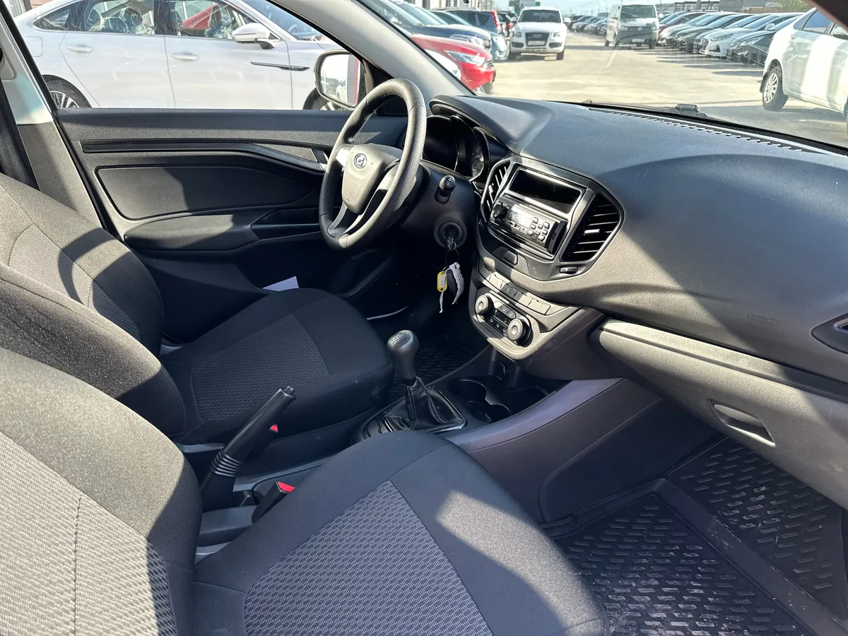 ВАЗ (Lada) Vesta 1.6 MT (106 л.с.)