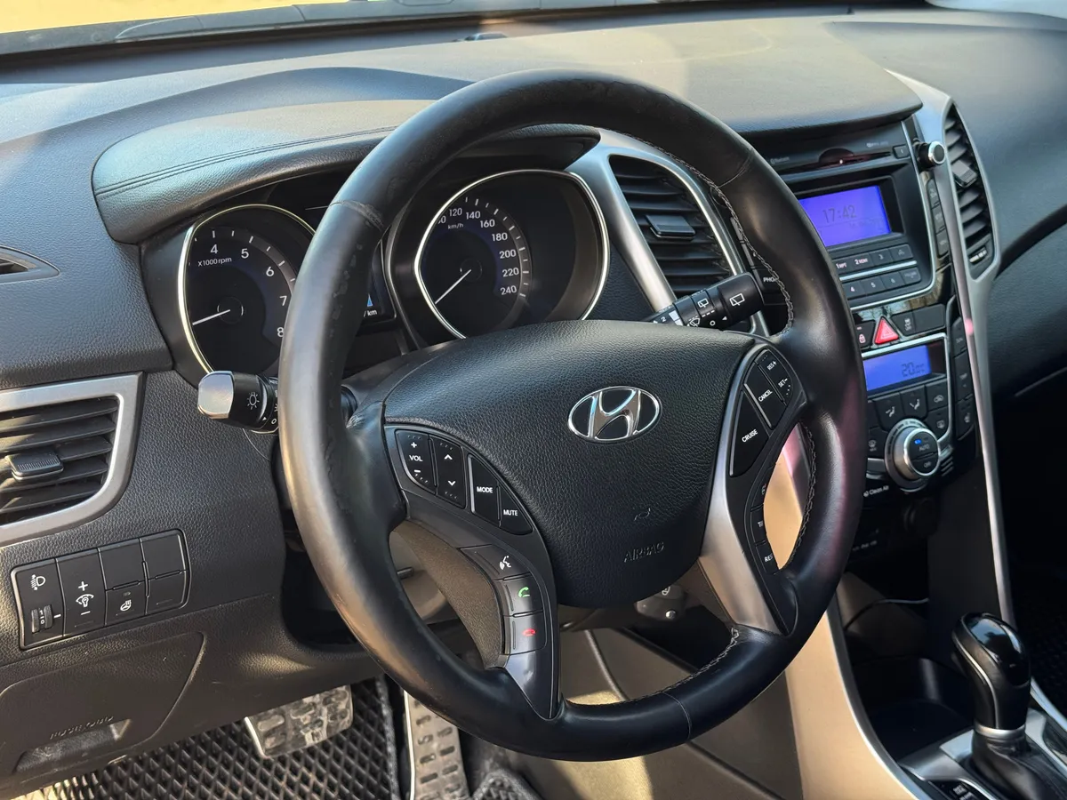 Hyundai i30 1.6 AT (130 л.с.)