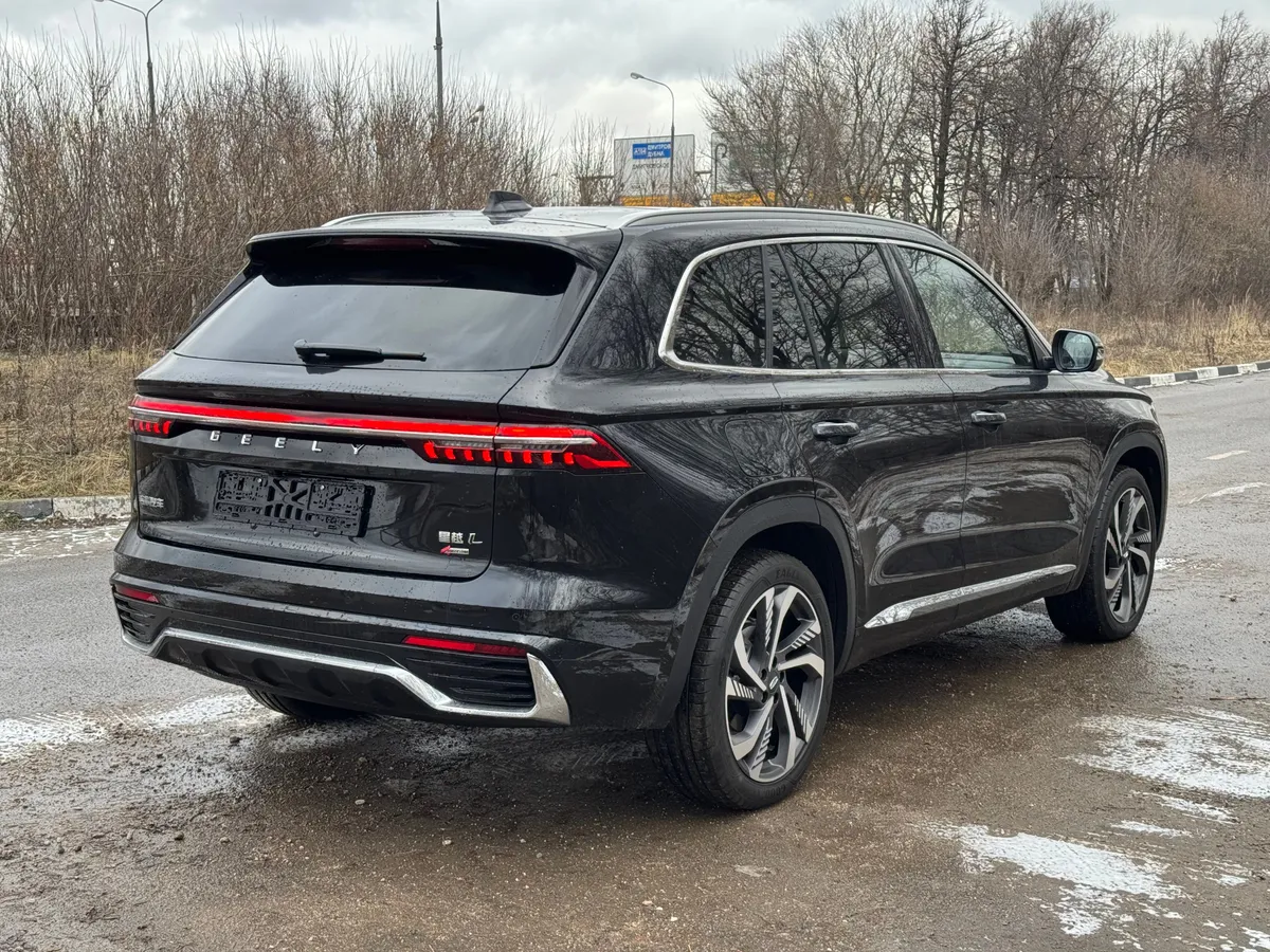 Geely Monjaro 2.0 AT 4WD (238 л.с.)