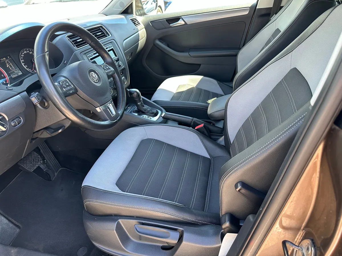 Volkswagen Jetta 1.6 MPI AT (110 л.с.)