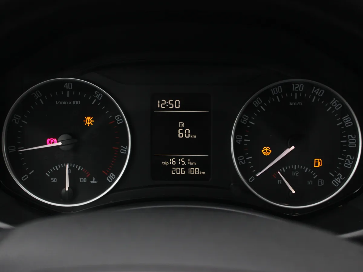 Skoda Octavia 1.6 MT (102 л.с.)