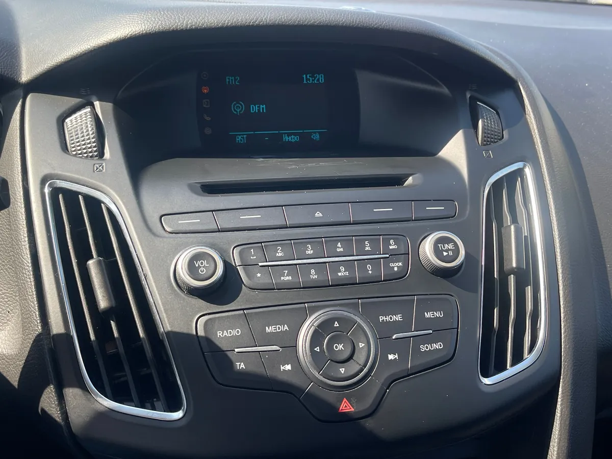 Ford Focus 1.6 Ti-VCT PowerShift (105 л.с.), 2018 — фото 6