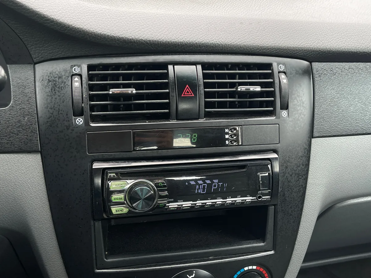 Daewoo Gentra 1.5 MT (107 л.с.), 2015 — фото 7