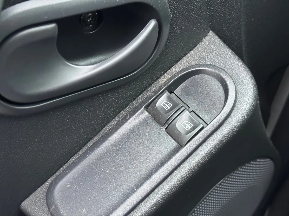 Renault Duster 2.0 MT 4x4 (143 л.с.)