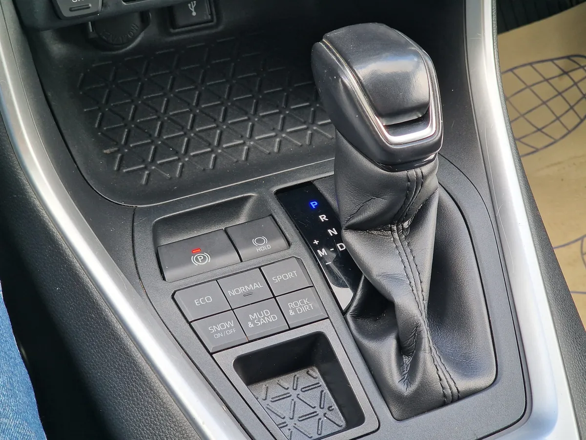 Toyota RAV4 2.0 CVT 4WD (149 л.с.)