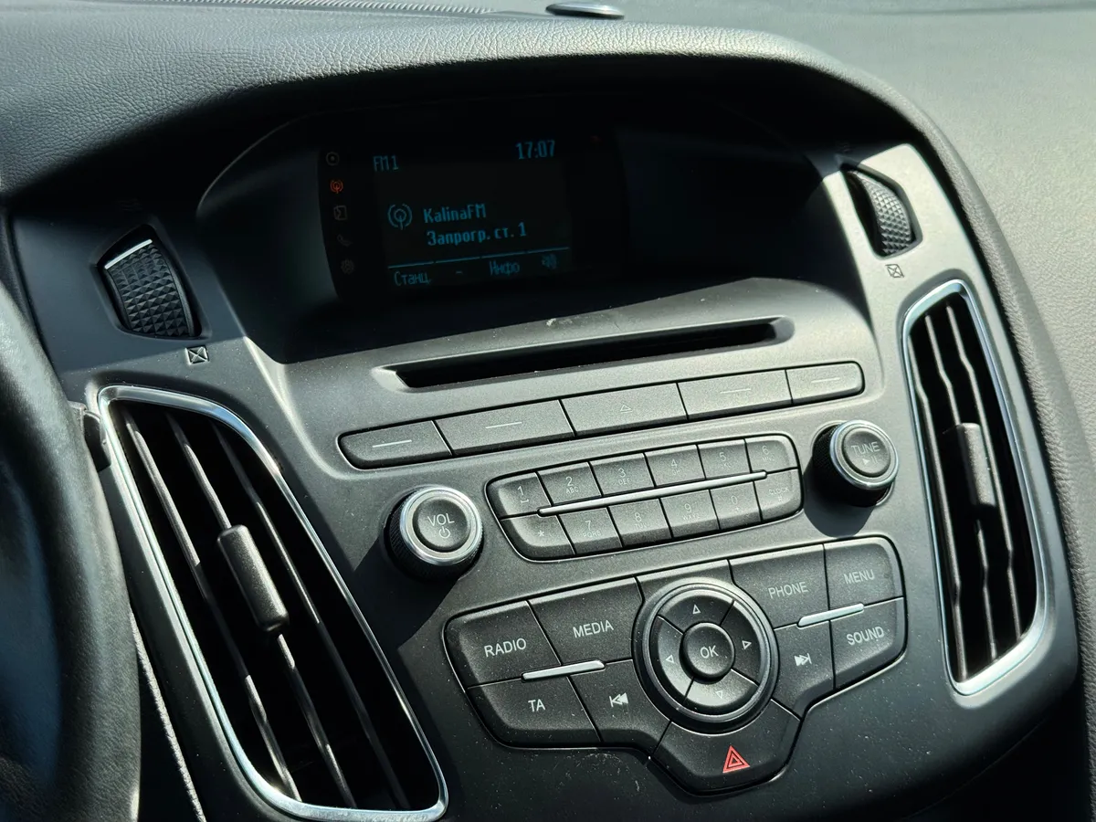 Ford Focus 1.6 Ti-VCT PowerShift (105 л.с.)