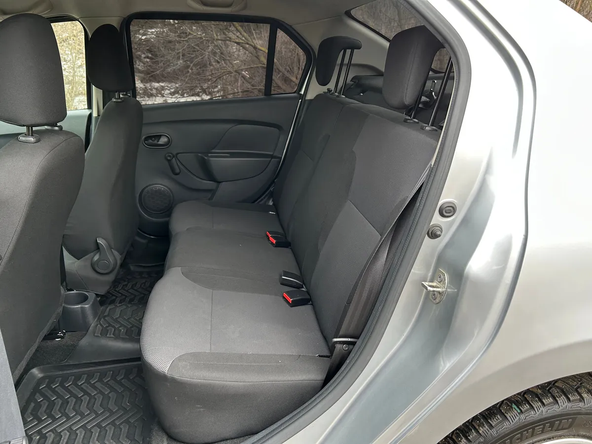 Renault Logan 1.6 MT (82 л.с.)