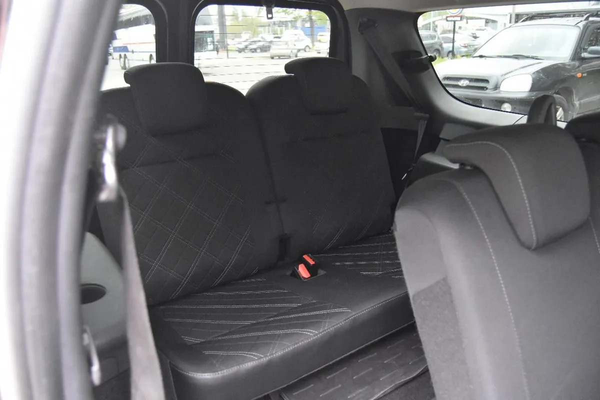 ВАЗ (Lada) Largus 1.6 MT (102 л.с.)